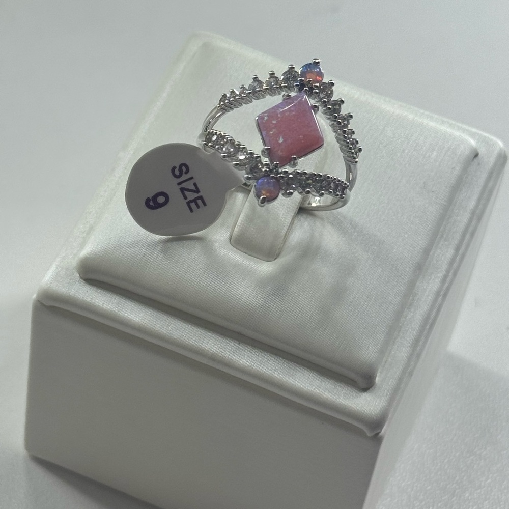 Elegant Silver and Pink Gemstone Ring